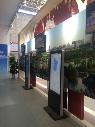 宿遷市建市20周年展覽館信息發(fā)布、觸摸設備均由米可提供1.jpg